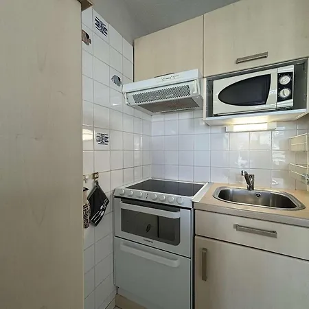 2 Pieces Avec Terrasse, Piscine, Parking Et Animaux Admis - Fr-1-246-500 * La Rochelle (Charente-Maritime)