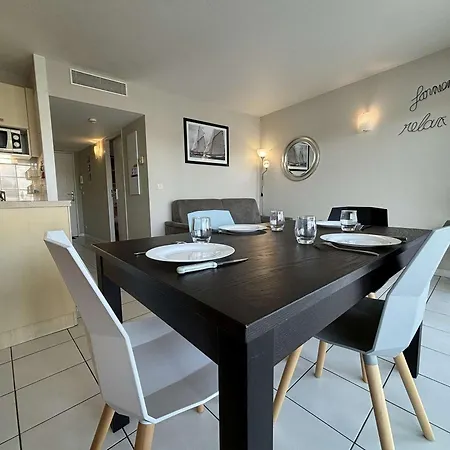 2 Pieces Avec Terrasse, Piscine, Parking Et Animaux Admis - Fr-1-246-500 Daire La Rochelle (Charente-Maritime)
