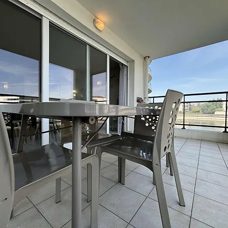 Daire 2 Pieces Avec Terrasse, Piscine, Parking Et Animaux Admis - Fr-1-246-500